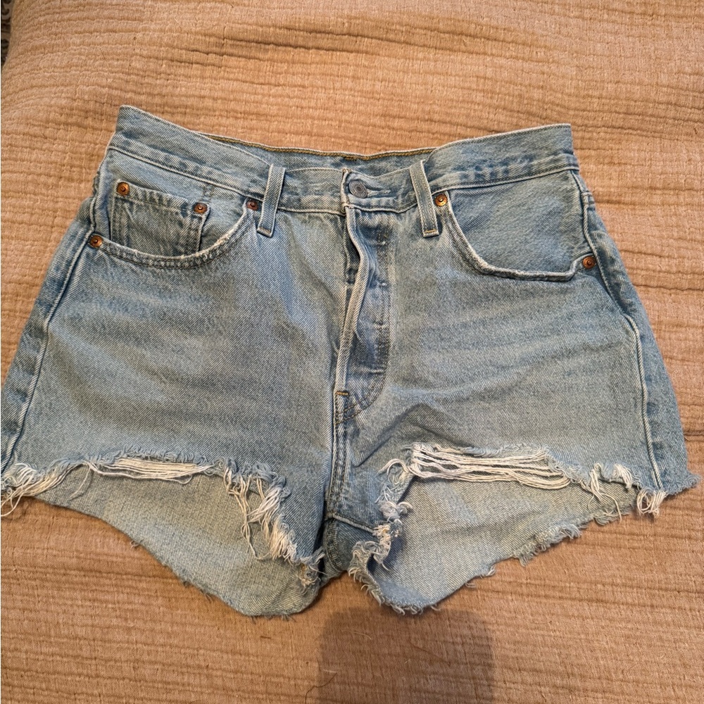 Light blue Levi’s 501 high waist
